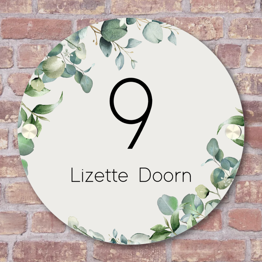 Naambordje voordeur rond eucalyptus